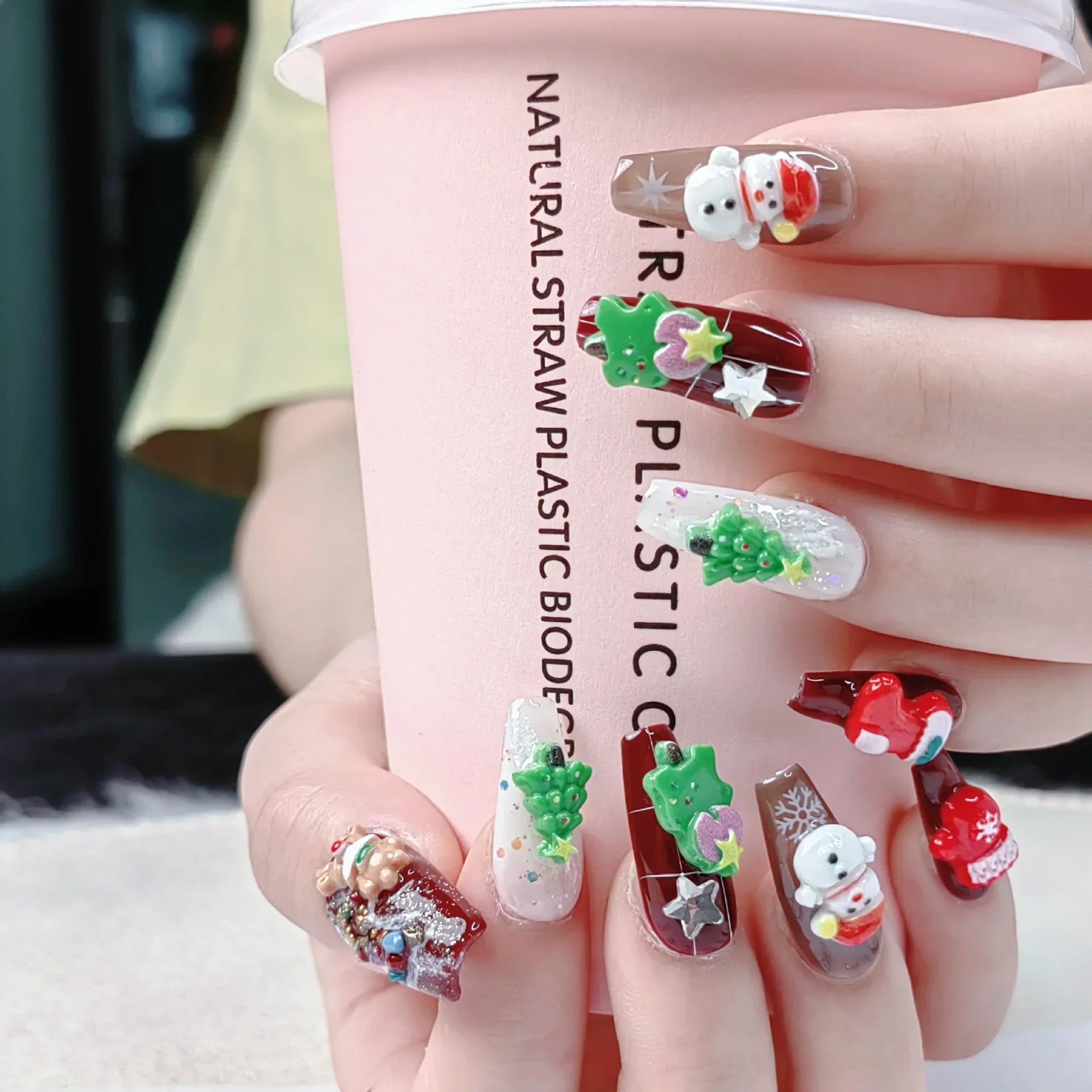 10Pcs Handcrafted with Snowman&Christmas Tree Decor Cheerful Red&Green Christmas Press-On Nails Perfect for Women&Girls Wear