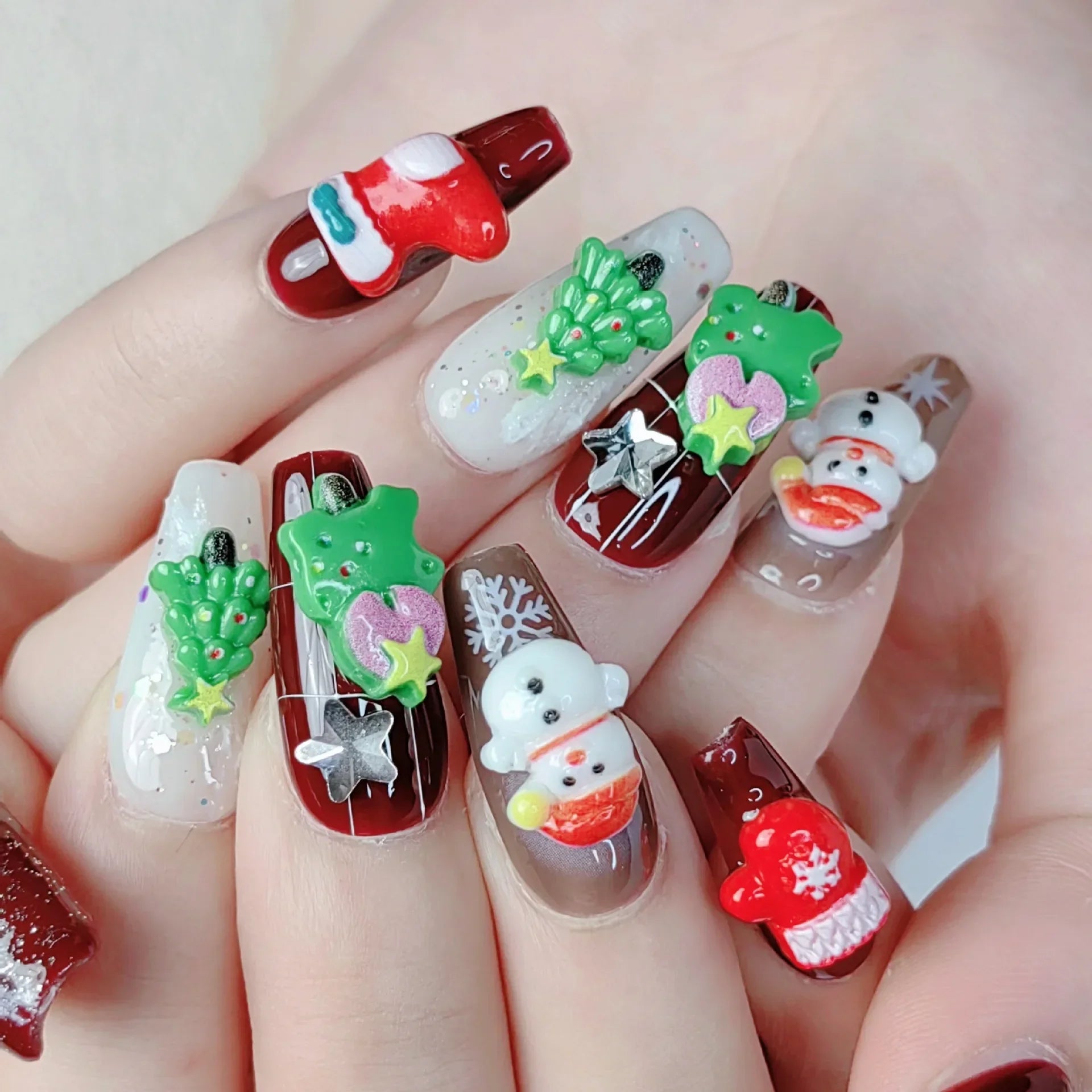 10Pcs Handcrafted with Snowman&Christmas Tree Decor Cheerful Red&Green Christmas Press-On Nails Perfect for Women&Girls Wear